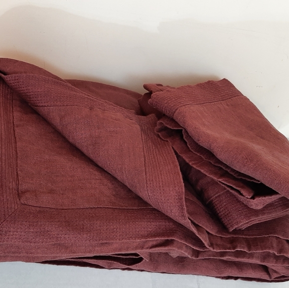 *Hotel Embroidered king Linen duvet cover & 2 Standard shams WINE MSRP $6… - Picture 15 of 16